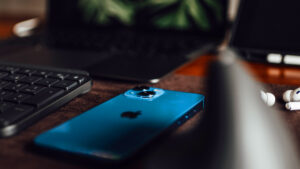 Essential Smartphone Accessories to Enhance Your Mobile Experience and Productivity