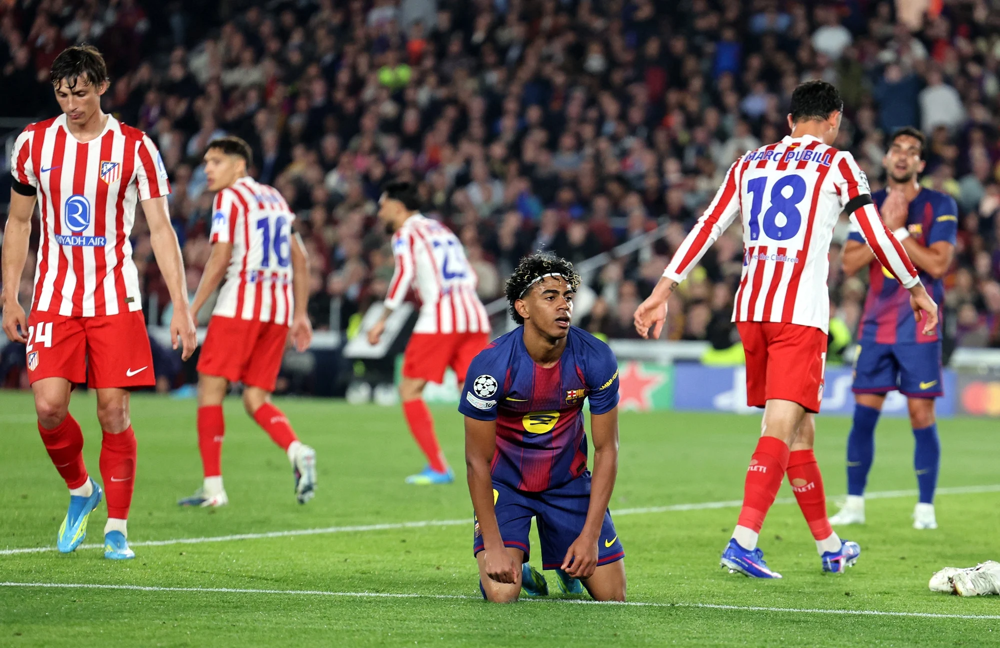 مدرب أتلتيكو مدريد يشعل الأجواء بتصريحات نارية قبل صدام برشلونة في دوري الأبطال