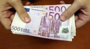 تحت ضغط التوترات العالمية.. مفاجأة في سعر اليورو أمام الجنيه المصري اليوم الإثنين 13-4-2026