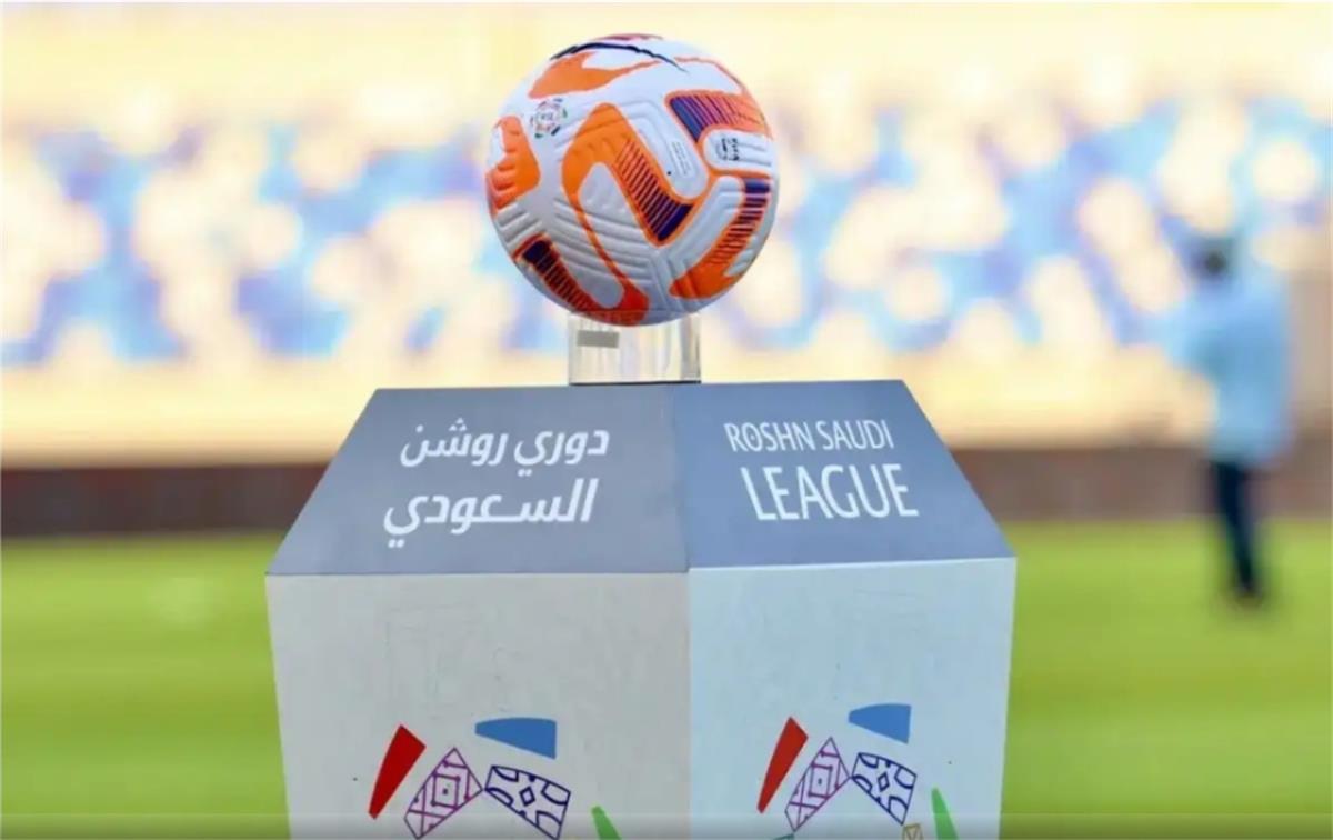 حكام مباريات الدوري السعودي اليوم في الجولة 34.. تعيينات نارية لمواجهات الحسم