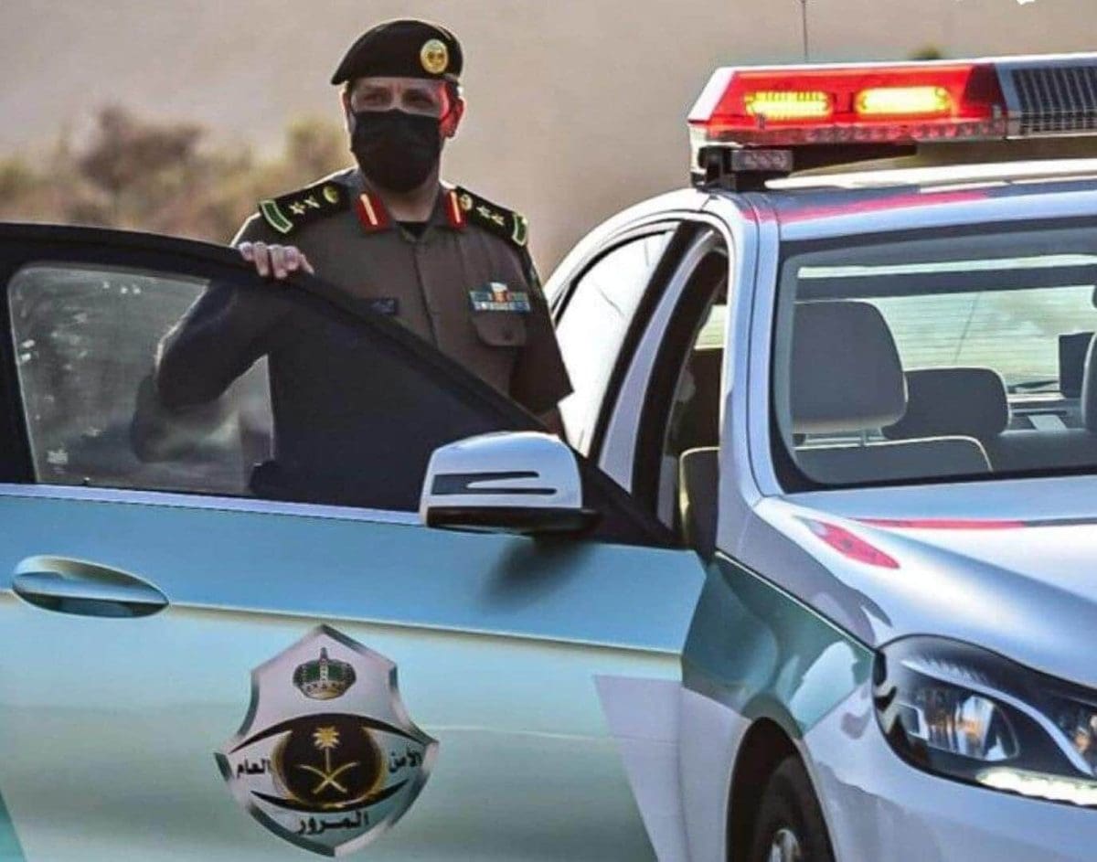 إرشادات عاجلة من المرور السعودي حول متى يجب عليك إيقاف السيارة فورًا أثناء القيادة
