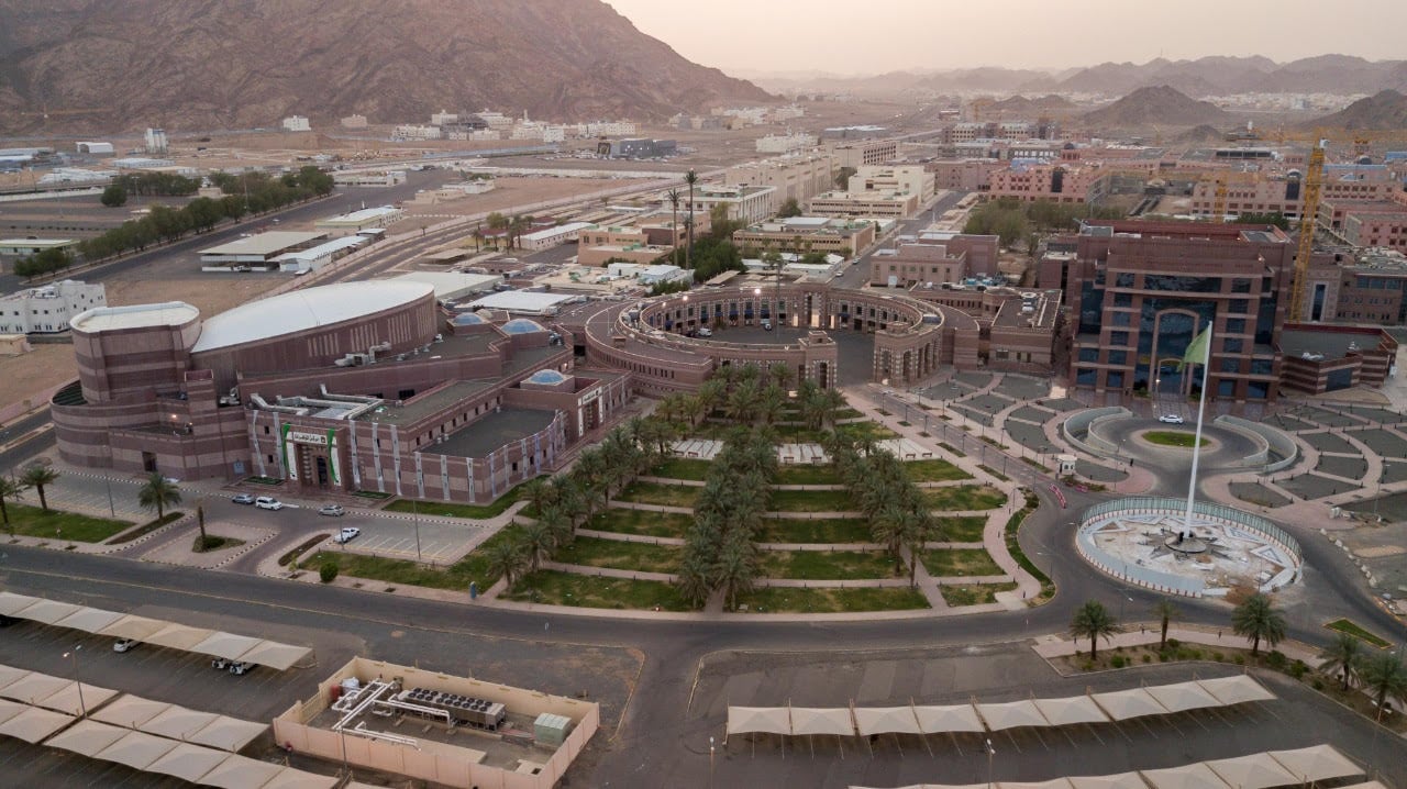 جامعة طيبة تعلن بدء استقبال طلبات السنة التأهيلية لخريجي الثانوية من الصم وضعاف السمع