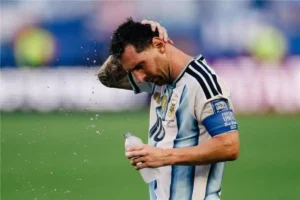 مواجهة نارية بين مصر والأرجنتين.. هل يتفوق محمد صلاح على ميسي؟